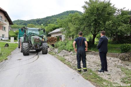 Včerajšnje močno neurje v Motniku (6)